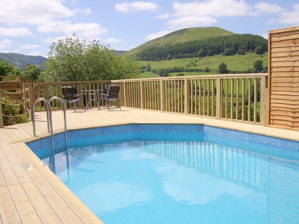 Cae Madog Barn Large Secluded Dog Friendly Cottage With Swimming